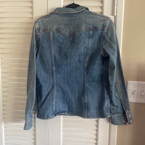 Gap snap front Jean jacket size M - Picture 3 of 4